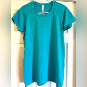 Lululemon Swiftly Tech short sleeve.EUC.